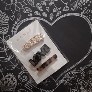 Monat hair Accessories